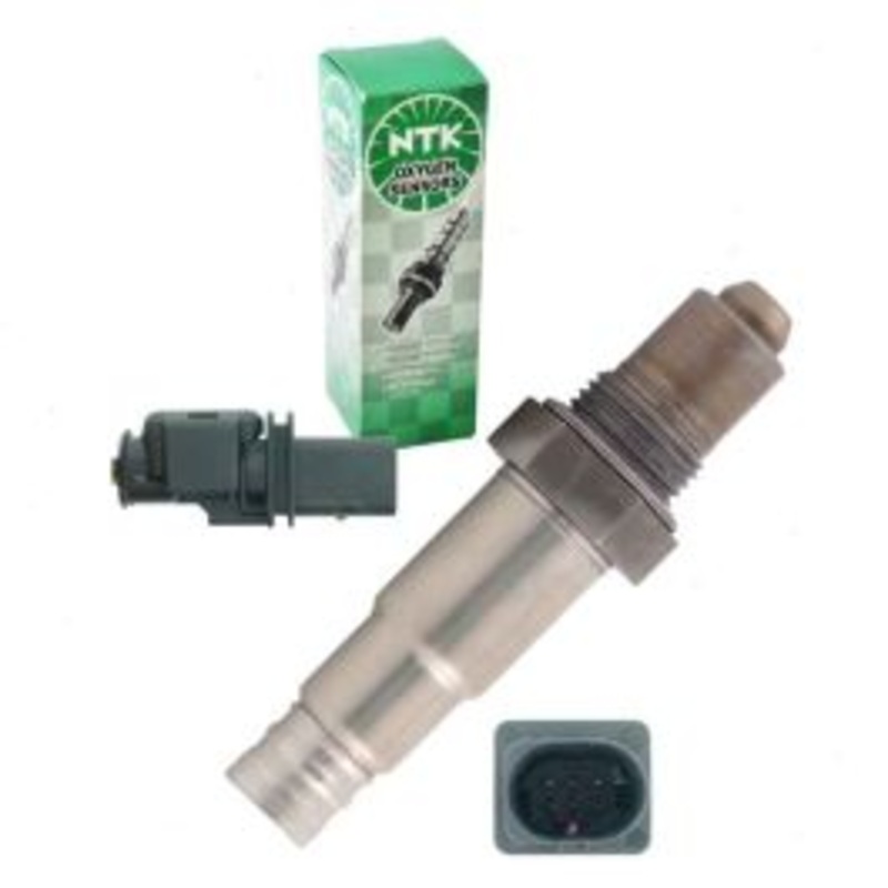 NGK NTK Upstream Left Air Fuel Ratio Sensor for 2005-2006 Mercedes-Benz ML500 5.0L V8