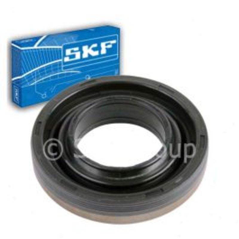 SKF Front Axle Shaft Seal for 2007 GMC Sierra 1500 Classic